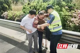 永州高速：“嘭”然危机！高速爆胎遇“救星”图片