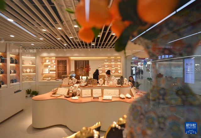 新华社经济随笔·四中全会精神在基层丨拆解6.0版义乌底层发展逻辑