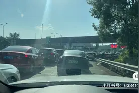 成都ETC整体失效致绕城高速堵死？12122：系成温邛高速温江收费站停电，已恢复图片