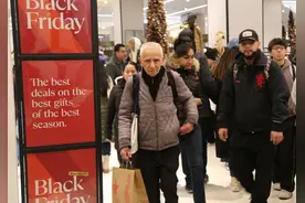 美国商家“黑五”促销：趁关税没涨，快买！图片