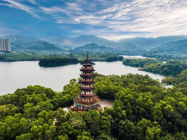 山的那边真的是海吗？为了探求真相，我决定周末就出发……