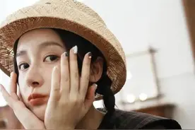 徐娇餐厅劝阻吸烟被抢手机，法律应给劝阻吸烟者撑腰图片