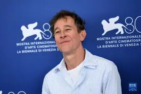 电影《野兽》主创亮相威尼斯电影节图片
