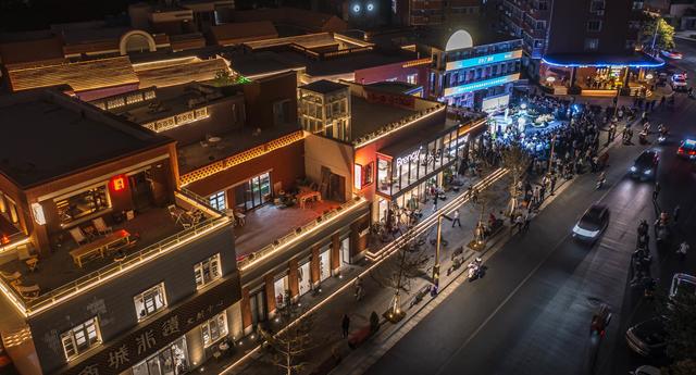 免费逛！郑州这9条特色街区，值得反复打卡→