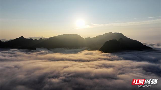 国庆游张家界|张家界国家森林公园：峰墙歌声庆国庆 趣味游艺迎游人