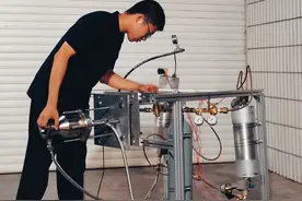 “手搓”自制火箭高三生讲述：借遍图书馆航天类书籍，想报航天专业图片