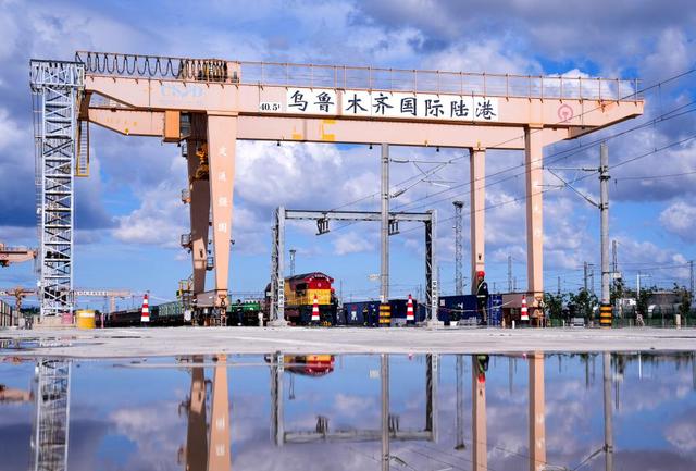 习近平总书记关切事丨潮涌天山活力新