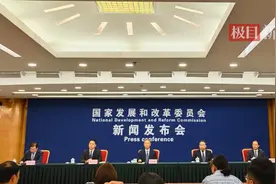 商务部：报废旧车买新能源车补贴2万元，买燃油车补贴1.5万元图片