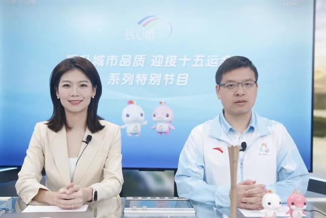 当“机器人”举起火炬，深圳把科技感拉满了！