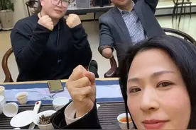 这群40岁的退役冠军们，组团用直播重启人生图片