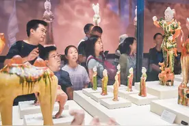 夜游博物馆，消暑又“充电”（深观察）图片