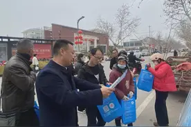 乘“春风”专列 赶武屯大集 西安市阎良区举行“春风行动”暨就业创业服务驿站招聘活动图片