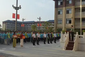 国防教育进校园 上好 “开学第一课”图片