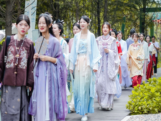 南大智慧城汉服巡游+AR互动，10月6日邀你开启古今碰撞之旅！