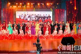 24位国家一级演员走进湖北赤壁送“文化大戏 ”图片