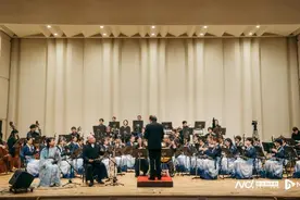 方锦龙再赴日本献艺，古琴艺术三代传人同台图片