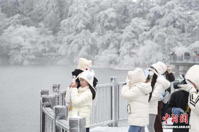 （走进中国乡村）从“冬眠”到“冬旺”：庐山牯岭解锁文旅新图景