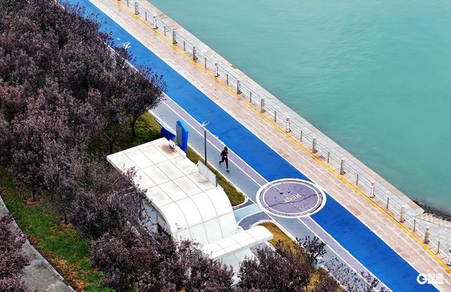 街角的光影、海边的风、林间的静谧……Mark秋日限定诗意