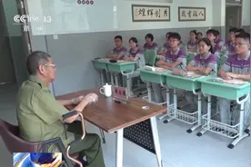 第一次打仗就抓了4个俘虏！老英雄讲述战斗故事让人泪目图片
