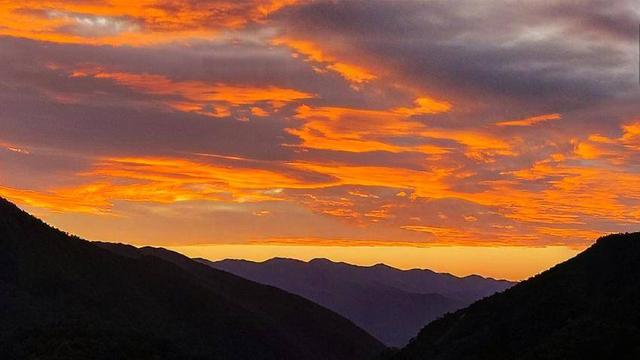 鹤峰：夕阳遗落的情书