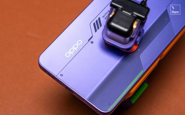 OPPO K13 Turbo Pro 发布：1999 元起售！给性能机加风扇，真的有用吗？