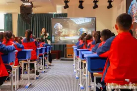 “AI孙悟空”腾云出海对话全球 它的同伴现身武汉校园图片