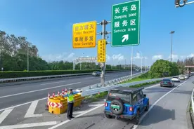 出城高峰日预计将持续3天 空地联勤保障G40长江隧桥畅通有序图片