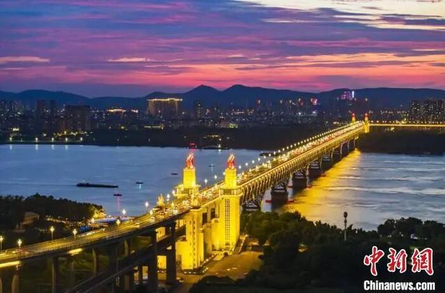 青春华章丨人这一辈子，一定要赴一场江苏的江河湖海之约！