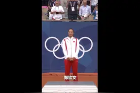 “获得冠军的是郑钦文，来自中国！”图片
