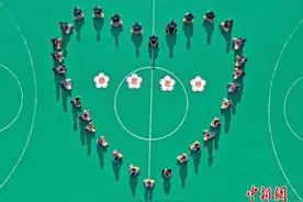 报告：中小学教师学历上移 从教大学生就业满意度高图片