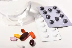 吃药喝水不对也影响药效？原来喝多喝少都有讲究！图片