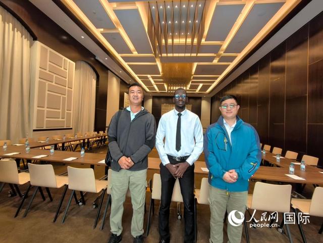 努瓦克肖特的新坐标