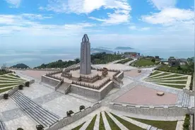 去台州看日出啰！长三角铁路今年第10趟“银发”旅游列车出发，百余名阿姨爷叔去台州白相图片