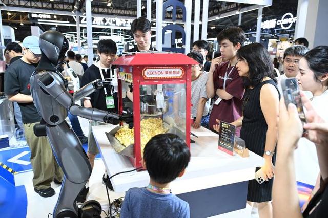 东西问丨宋海涛：国际合作为何是人工智能时代“鲜明底色”？