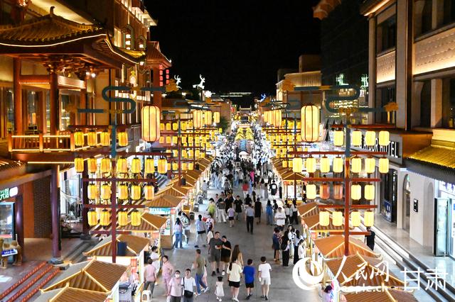 甘肃敦煌：暑期旅游持续火热 多元体验引客来