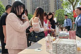 花正品的钱，买的却是假的！武汉公安教你如何识别假冒奢侈品图片