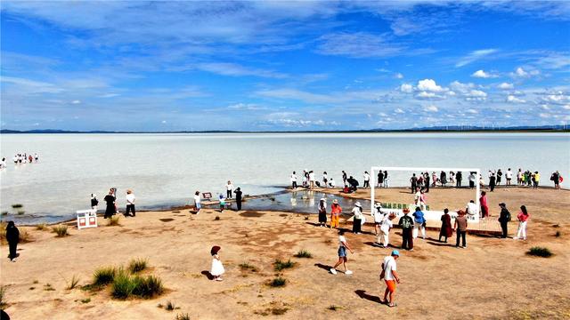 游客量破100万！太仆寺旗牛奶湖旅游景点持续火爆