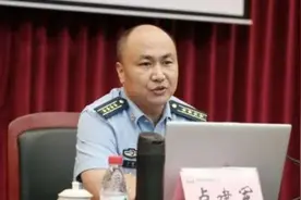 屡次建功的战斗机飞行员，出任地级市副市长图片
