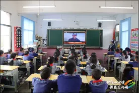 【铸牢中华民族共同体意识】独山县狮山希望小学：铸牢中华民族共同体意识 绘就民族团结进步新画卷图片