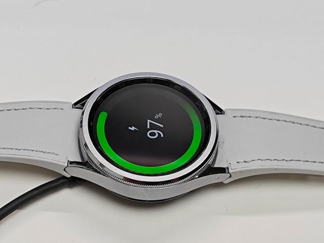 ����Galaxy Watch6 Classic���֣���Ӳ���������ʱ�е�Ʒ