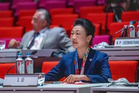 李玲蔚当选国际奥委会执委图片