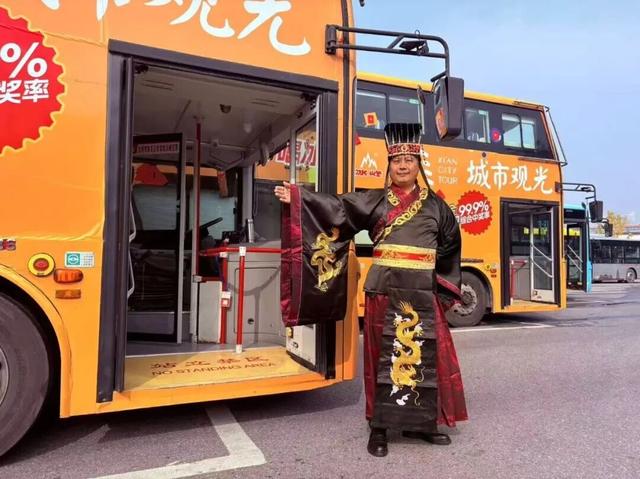 【新角色上线】御驾亲征！“秦始皇”带您车览长安！