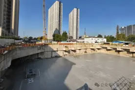 南京建宁西路过江通道完成江北段沥青路面试铺图片