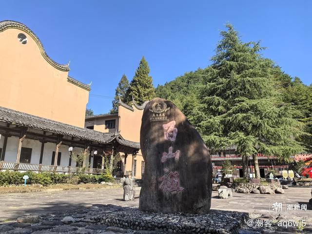 写点生活｜山河映岁月，执手同相伴