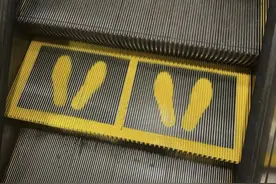 多地叫停扶梯“左行右立”倡议，网友：养成肌肉记忆了丨有话聊图片