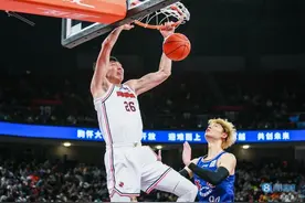 周琦落地晒长春气温-21℃！高诗岩：光膀子出去溜达更舒服~图片