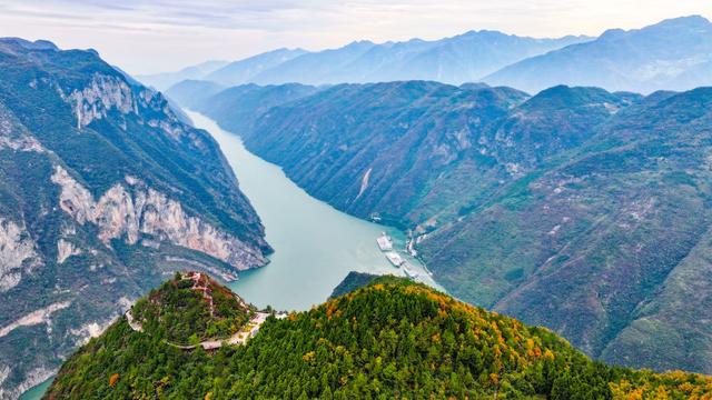 初冬美景引客来