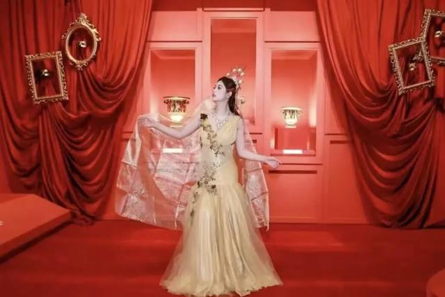 首日人人人！古罗马众神“空降”上海！不出沪看131件稀世珍品！打卡攻略→