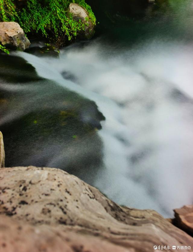 曲径通幽溪水潺潺，美丽的自然景观