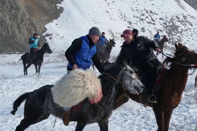 “冰雪绘米东 欢歌庆雪季”2025年米东区冰雪风情季火热启幕